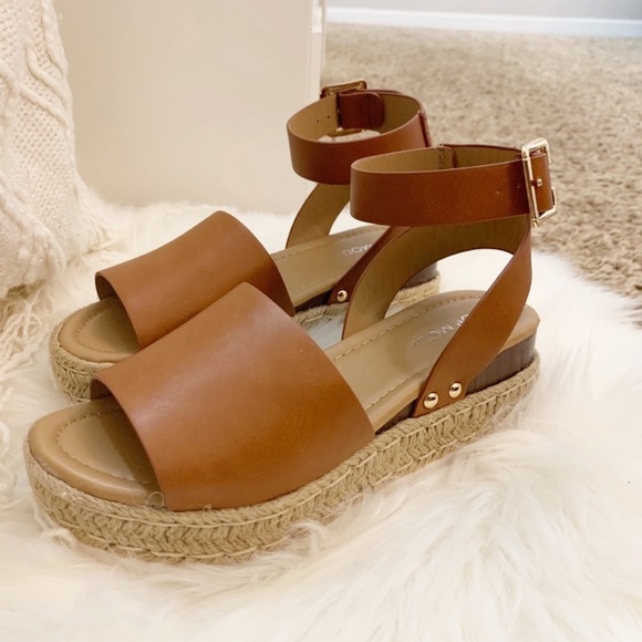 NEW Luna Platform Sandal- in Cognac - Picture 5 of 6
